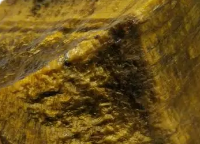 【进口案例】进口南非虎眼石原石在南沙港二期码头进行报关清关工作