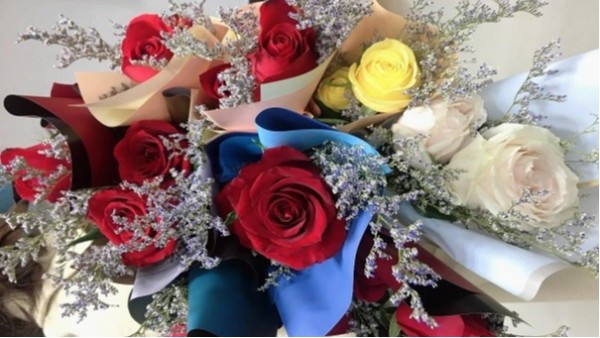 鹏通集团送花送卡祝女神们节日快乐