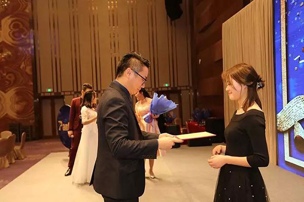 鹏通2018年终总结及表彰大会